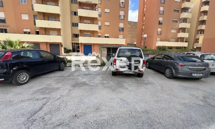 Rexer-Trapani-Ampio-appartamento-con-magazzino-e-posto-auto-in-zona-servita-di-Trapani-Altro