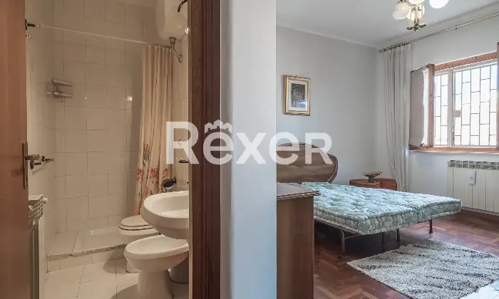 Rexer-Roma-Villetta-a-schiera-con-garage-e-posto-auto-Altro