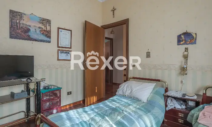 Rexer-Roma-Villetta-a-schiera-con-garage-e-posto-auto-Altro