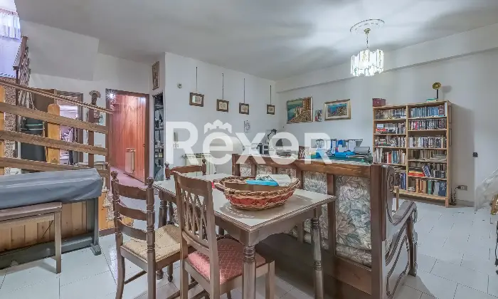 Rexer-Roma-Villetta-a-schiera-con-garage-e-posto-auto-Altro