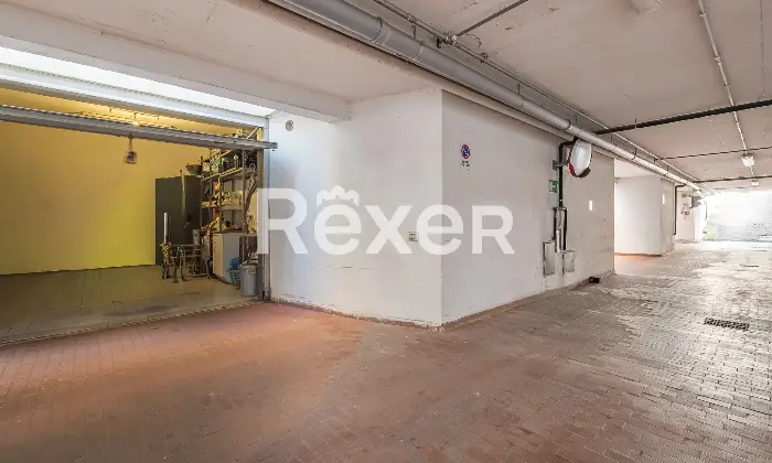 Rexer-Roma-Villetta-a-schiera-con-garage-e-posto-auto-Altro