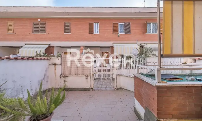 Rexer-Roma-Villetta-a-schiera-con-garage-e-posto-auto-Altro