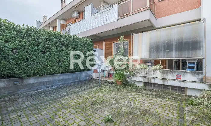 Rexer-Roma-Villetta-a-schiera-con-garage-e-posto-auto-Altro