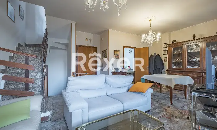 Rexer-Roma-Villetta-a-schiera-con-garage-e-posto-auto-Altro