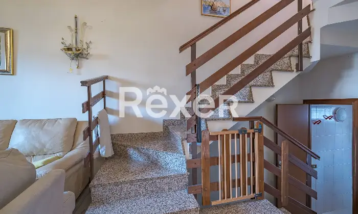 Rexer-Roma-Villetta-a-schiera-con-garage-e-posto-auto-Altro