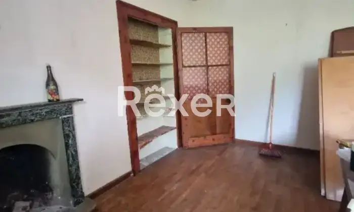 Rexer-Varallo-Appartamento-su-due-piani-in-vendita-in-Via-Brigate-Garibaldi-Varallo-Altro