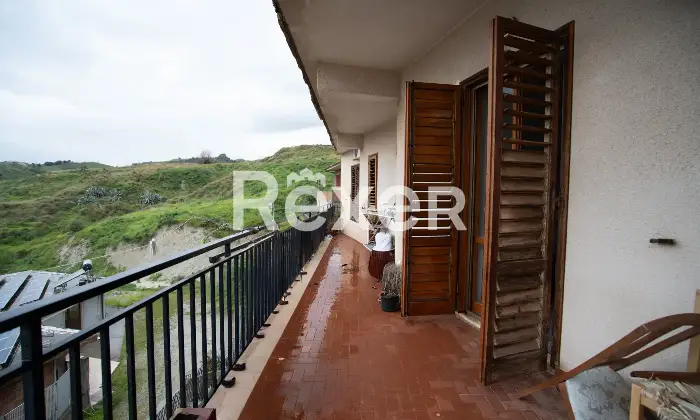 Rexer-Roccella-Ionica-Appartamento-con-ampio-con-terrazzo-e-cantina-in-zona-centrale-di-Roccella-Ionica-Altro