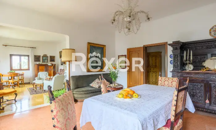 Rexer-Venezia-Nuda-propriet-in-villino-depoca-nel-cuore-del-Lido-Altro