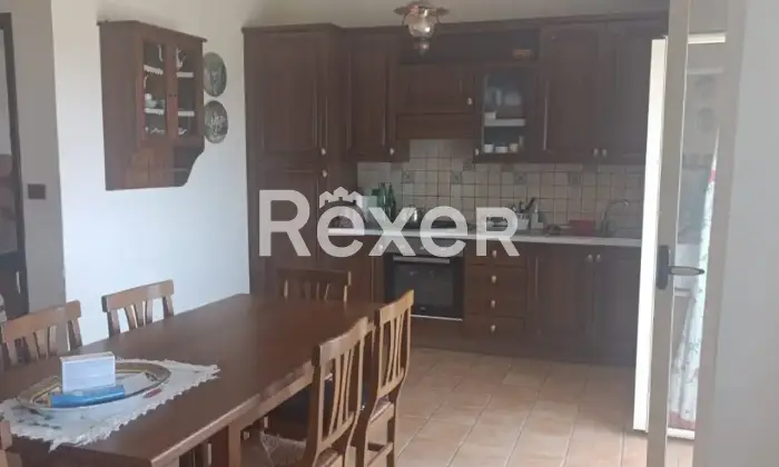 Rexer-Falerna-Mansarda-con-splendida-vista-mare-Cucina