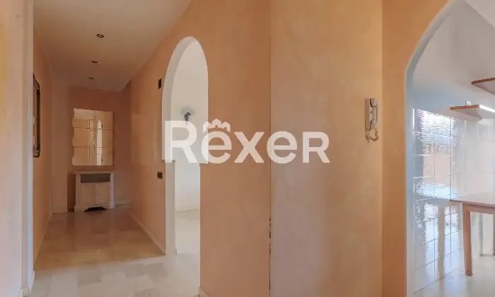 Rexer-Alzano-Lombardo-TRILOCALE-CON-BOX-E-CANTINA-Altro