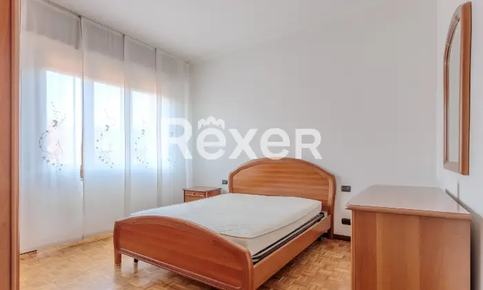 Rexer-Alzano-Lombardo-TRILOCALE-CON-BOX-E-CANTINA-Altro