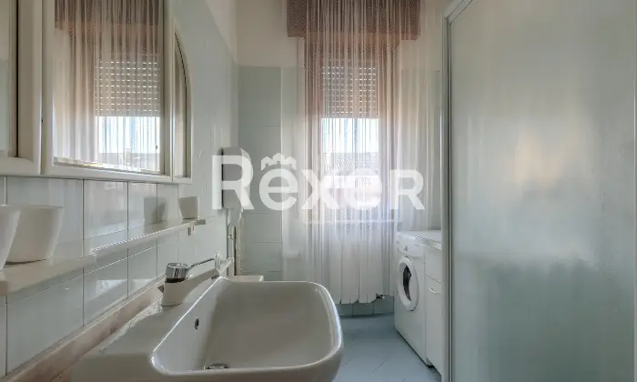 Rexer-Alzano-Lombardo-TRILOCALE-CON-BOX-E-CANTINA-Altro