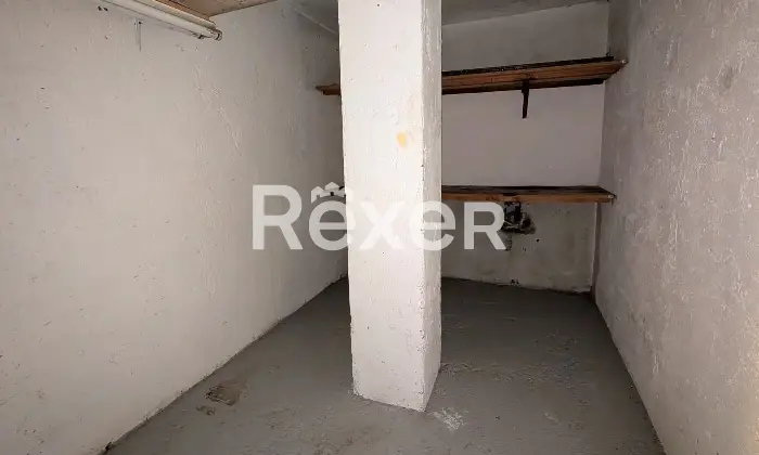 Rexer-Alzano-Lombardo-TRILOCALE-CON-BOX-E-CANTINA-Altro