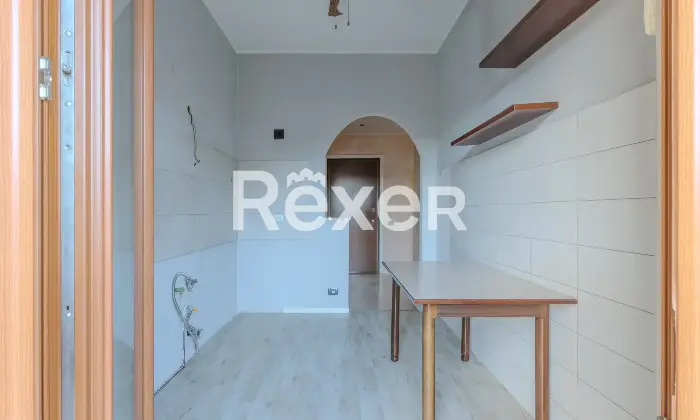 Rexer-Alzano-Lombardo-TRILOCALE-CON-BOX-E-CANTINA-Altro