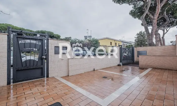 Rexer-Roma-Ufficio-di-ampia-metratura-Altro