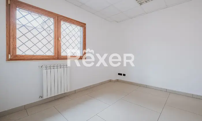 Rexer-Roma-Ufficio-di-ampia-metratura-Altro