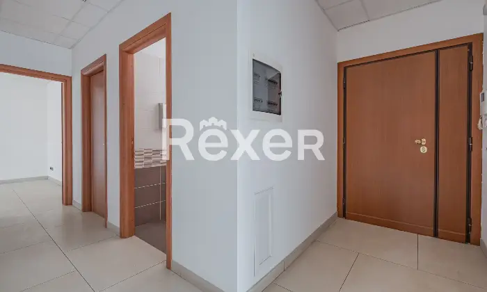 Rexer-Roma-Ufficio-di-ampia-metratura-Altro