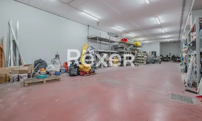 Rexer-Roma-Ufficio-di-ampia-metratura-Altro