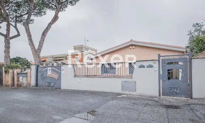 Rexer-Roma-Ufficio-di-ampia-metratura-Altro