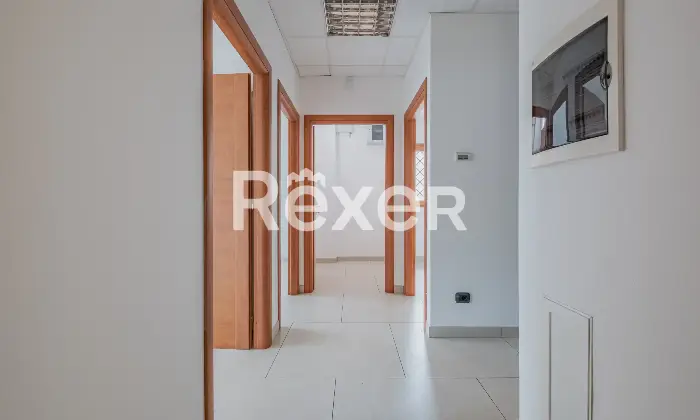 Rexer-Roma-Ufficio-di-ampia-metratura-Altro
