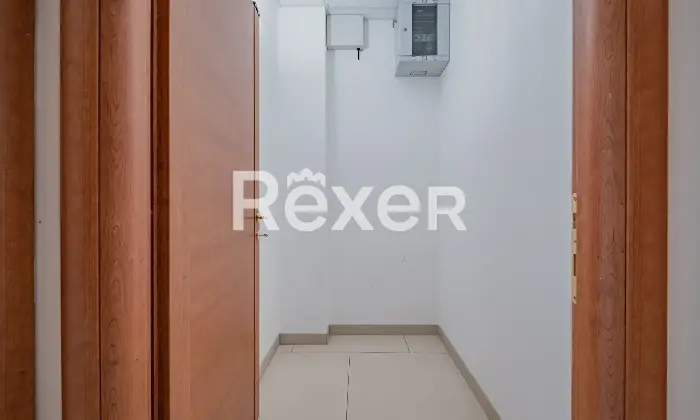 Rexer-Roma-Ufficio-di-ampia-metratura-Altro