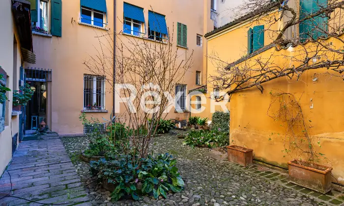 Rexer-Bologna-NUDA-PROPRIETA-Appartamento-con-giardino-e-posti-auto-Altro