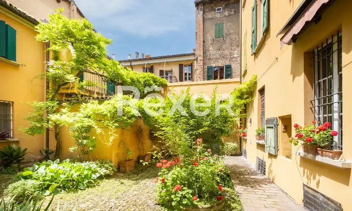 Rexer-Bologna-NUDA-PROPRIETA-Appartamento-con-giardino-e-posti-auto-Altro