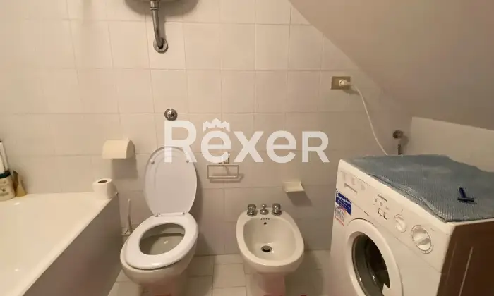 Rexer-Laureana-di-Borrello-Casa-singola-su-tre-livelli-in-vendita-in-via-Trieste-a-Laureana-di-Borrello-Altro