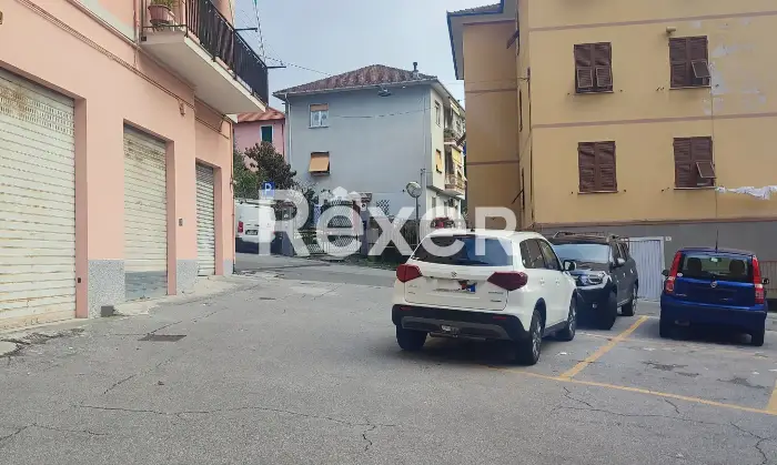 Rexer-Campomorone-Garage-soppalcato-ristrutturato-con-posti-moto-e-auto-mq-Altro