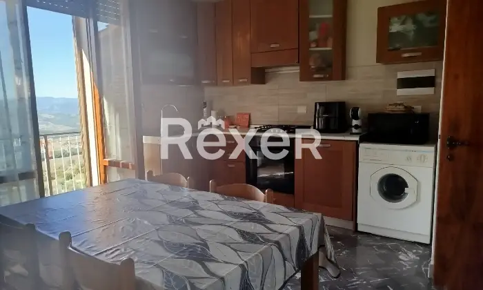 Rexer-Casole-dElsa-Vivere-le-colline-toscane-ultimo-piano-con-vista-balcone-e-garage-Altro