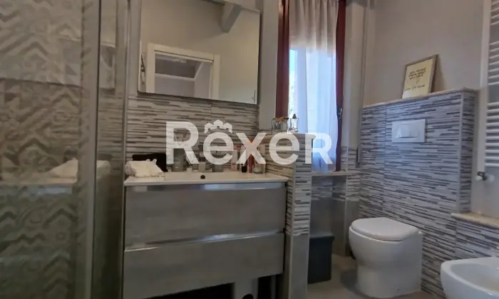 Rexer-Casole-dElsa-Vivere-le-colline-toscane-ultimo-piano-con-vista-balcone-e-garage-Altro