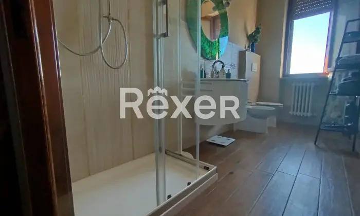 Rexer-Casole-dElsa-Vivere-le-colline-toscane-ultimo-piano-con-vista-balcone-e-garage-Altro