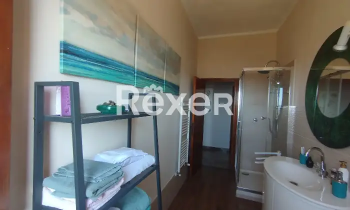 Rexer-Casole-dElsa-Vivere-le-colline-toscane-ultimo-piano-con-vista-balcone-e-garage-Altro