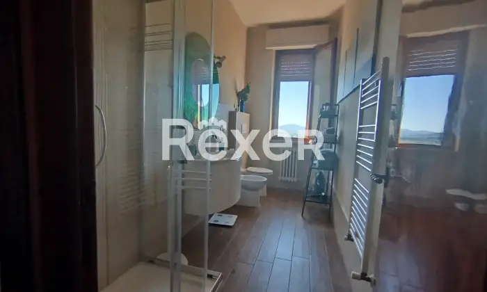 Rexer-Casole-dElsa-Vivere-le-colline-toscane-ultimo-piano-con-vista-balcone-e-garage-Altro