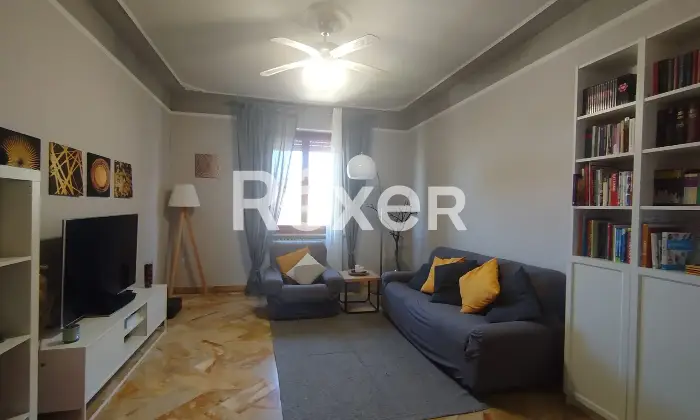 Rexer-Casole-dElsa-Vivere-le-colline-toscane-ultimo-piano-con-vista-balcone-e-garage-Altro