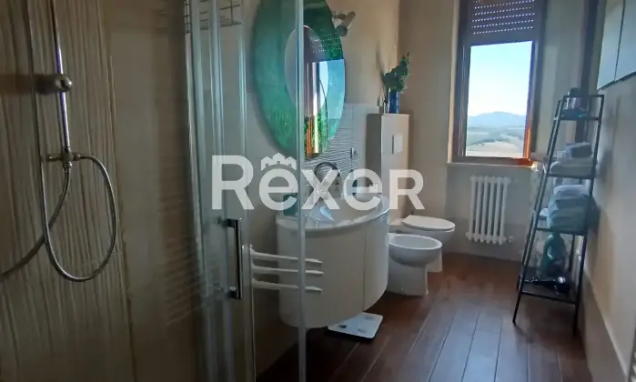 Rexer-Casole-dElsa-Vivere-le-colline-toscane-ultimo-piano-con-vista-balcone-e-garage-Altro