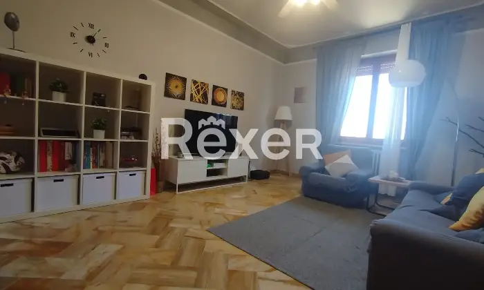 Rexer-Casole-dElsa-Vivere-le-colline-toscane-ultimo-piano-con-vista-balcone-e-garage-Altro