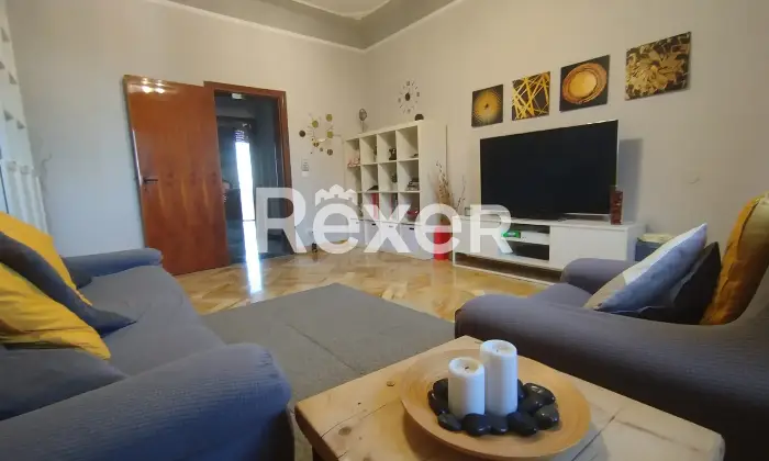 Rexer-Casole-dElsa-Vivere-le-colline-toscane-ultimo-piano-con-vista-balcone-e-garage-Altro