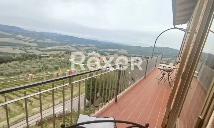 Rexer-Casole-dElsa-Vivere-le-colline-toscane-ultimo-piano-con-vista-balcone-e-garage-Altro
