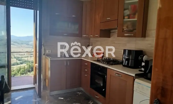 Rexer-Casole-dElsa-Vivere-le-colline-toscane-ultimo-piano-con-vista-balcone-e-garage-Altro