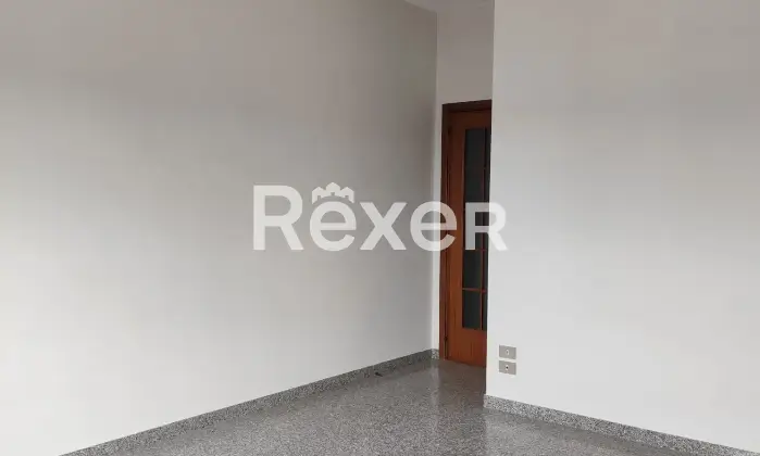 Rexer-Foggia-Trilocale-al-sesto-piano-con-ascensore-balconi-e-ripostiglio-Altro