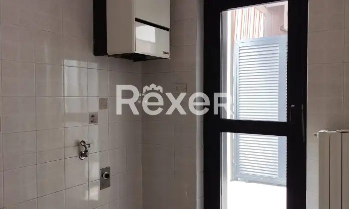 Rexer-Foggia-Trilocale-al-sesto-piano-con-ascensore-balconi-e-ripostiglio-Altro