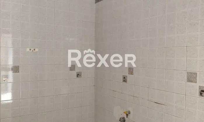 Rexer-Foggia-Trilocale-al-sesto-piano-con-ascensore-balconi-e-ripostiglio-Altro