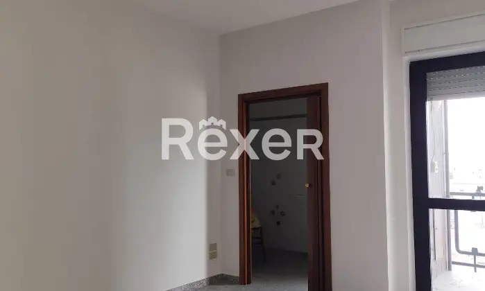 Rexer-Foggia-Trilocale-al-sesto-piano-con-ascensore-balconi-e-ripostiglio-Altro