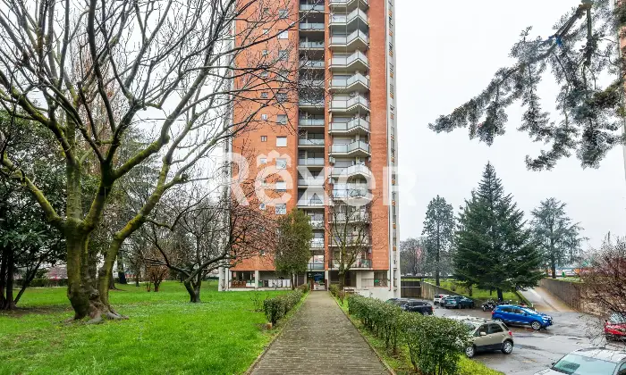 Rexer-Milano-Tre-locali-piano-alto-Altro