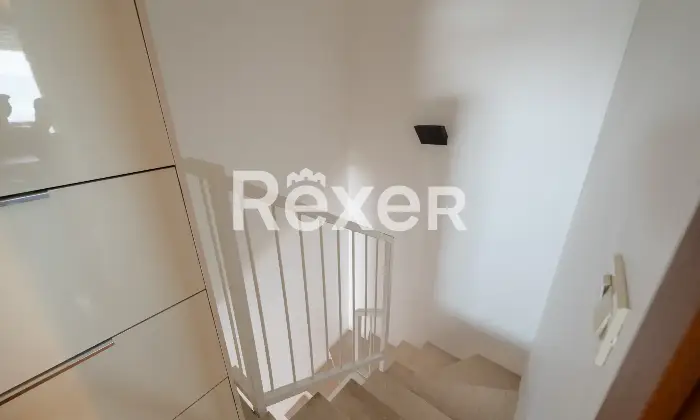 Rexer-Milano-ATTICO-SU-DUE-LIVELLI-CON-TERRAZZO-VIVIBILE-E-BOX-Altro