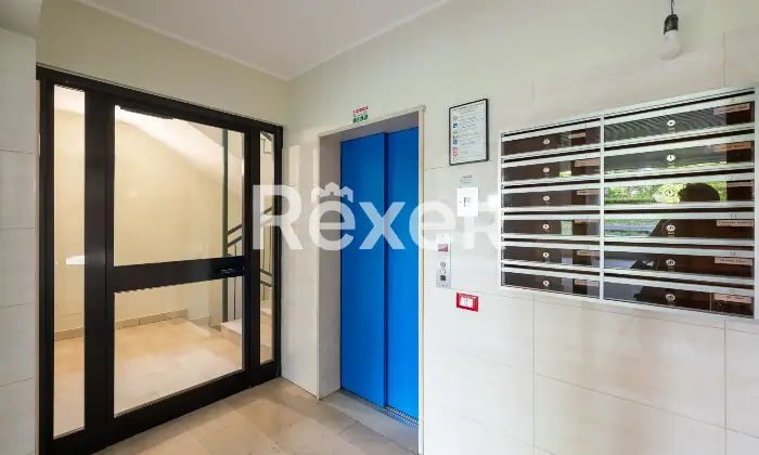 Rexer-Milano-ATTICO-SU-DUE-LIVELLI-CON-TERRAZZO-VIVIBILE-E-BOX-Altro