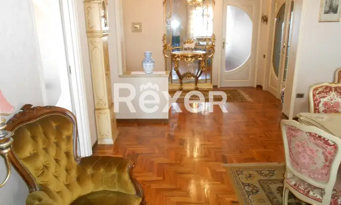 Rexer-None-Appartamento-su-due-piani-in-vendita-in-Via-Beccaria-a-None-Altro