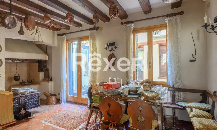 Rexer-Venezia-Casa-indipendente-su-pi-livelli-con-ampia-mansarda-e-giardino-privato-Altro