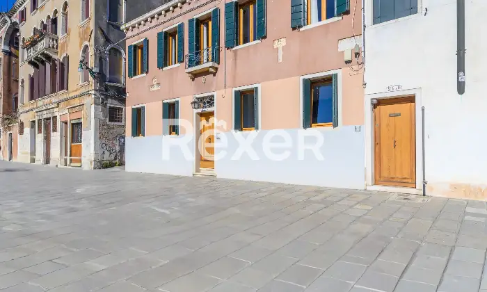 Rexer-Venezia-Casa-indipendente-su-pi-livelli-con-ampia-mansarda-e-giardino-privato-Altro
